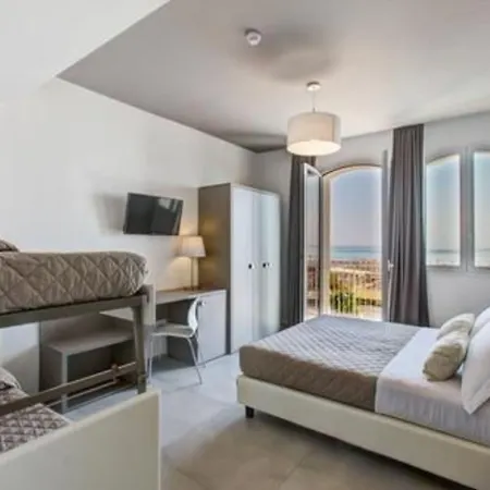 Hotel Augustea 3*