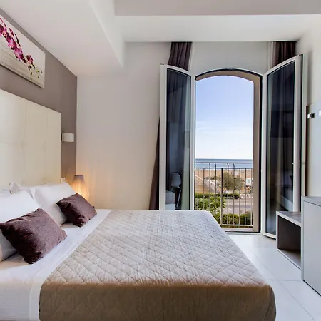 Hotel Augustea