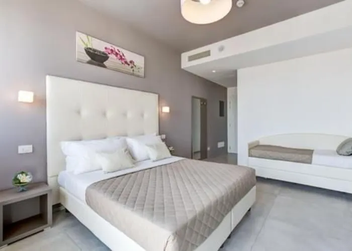 Augustea Ξενοδοχείο 3*